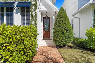 901 10th Ave S, Naples, FL 34102 - Photo 2