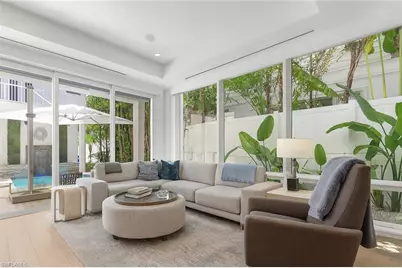 1021 6th St S, Naples, FL 34102 - Photo 8