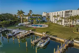 400 Park Shore Dr, Naples, FL 34103 - Photo 40