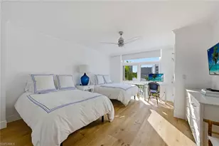 400 Park Shore Dr, Naples, FL 34103 - Photo 34