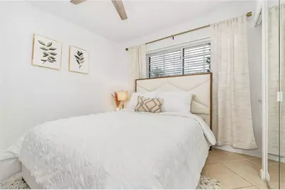 1011 11th St N, Naples, FL 34102 - Photo 10