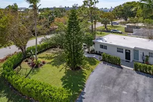 1011 11th St N, Naples, FL 34102 - Photo 22