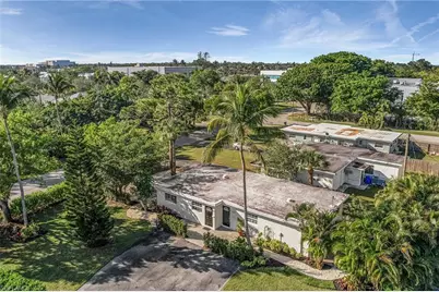 1011 11th St N, Naples, FL 34102 - Photo 1