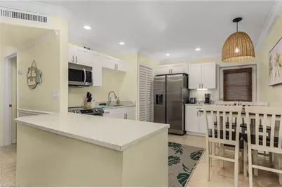 1011 11th St N, Naples, FL 34102 - Photo 16