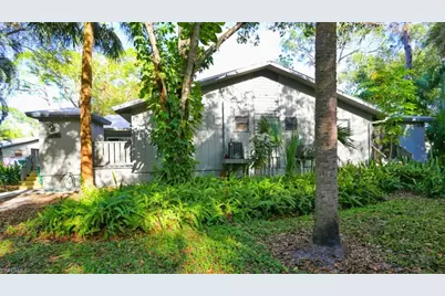 1046 Oak Forest Dr, Naples, FL 34104 - Photo 4