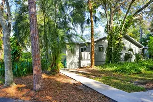 1046 Oak Forest Dr, Naples, FL 34104 - Photo 2