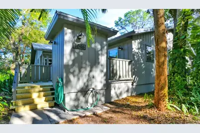 1046 Oak Forest Dr, Naples, FL 34104 - Photo 10