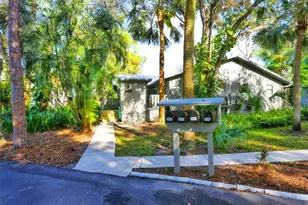 1046 Oak Forest Dr, Naples, FL 34104 - Photo 6