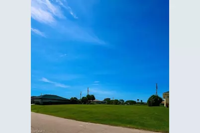 2018 NE 24th Ter, Cape Coral, FL 33909 - Photo 2