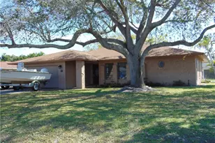 82 Johnnycake Dr, Naples, FL 34110 - Photo 2