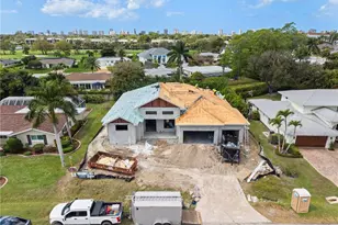 335 Burning Tree Dr, Naples, FL 34105 - Photo 20