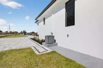 1886 39th St SW, Naples, FL 34117 - Photo 46