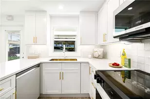 614 Broad Ave S, Naples, FL 34102 - Photo 4