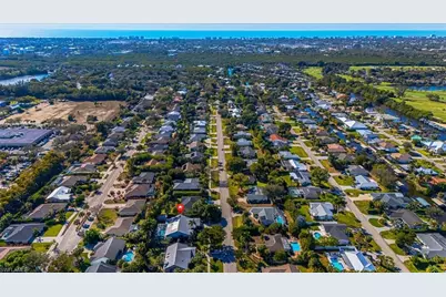 2442 Outrigger Ln, Naples, FL 34104 - Photo 26