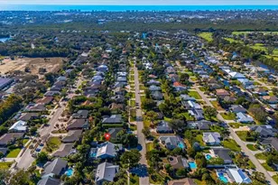 2442 Outrigger Ln, Naples, FL 34104 - Photo 26