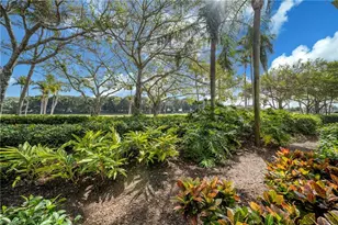 2376 Terra Verde Ln, Naples, FL 34105 - Photo 34