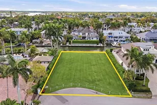 754 16th Ave S, Naples, FL 34102 - Photo 2