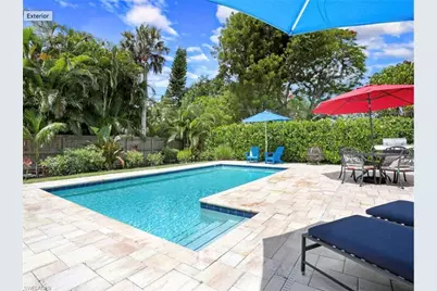 856 98th Ave N, Naples, FL 34108 - Photo 2