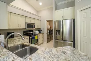 333 Wentworth Ct, Naples, FL 34104 - Photo 8