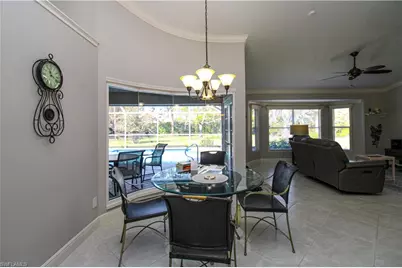 333 Wentworth Ct, Naples, FL 34104 - Photo 14
