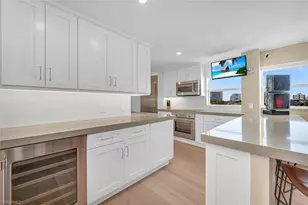 300 Park Shore Dr, Naples, FL 34103 - Photo 12