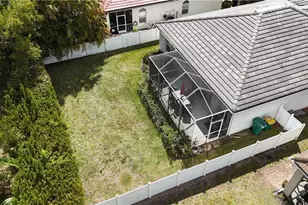 8300 Laurel Lakes Blvd, Naples, FL 34119 - Photo 18