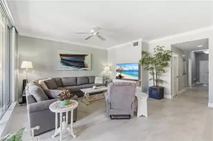 401 Bayfront Pl, Naples, FL 34102 - Photo 6