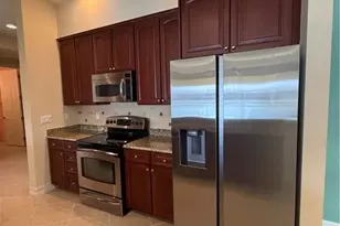 7168 Lemuria Cir, Naples, FL 34109 - Photo 4