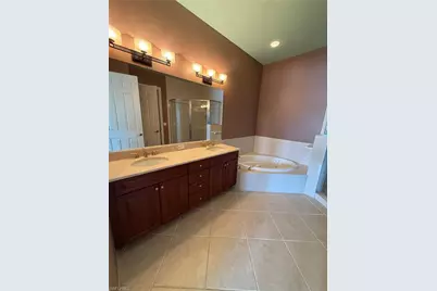 7168 Lemuria Cir #1701, Naples, FL 34109 - Photo 8