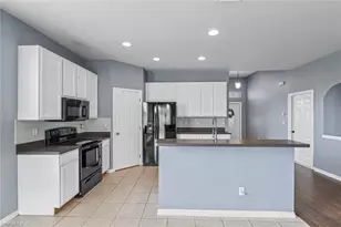 300 Shadow Lakes Dr, Lehigh Acres, FL 33974 - Photo 10