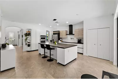 4764 Formosa Dr, Naples, FL 34119 - Photo 4