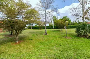 2018 Pine Isle Ln, Naples, FL 34112 - Photo 28