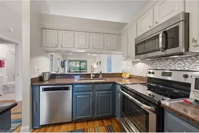 2018 Pine Isle Ln #2018, Naples, FL 34112 - Photo 4