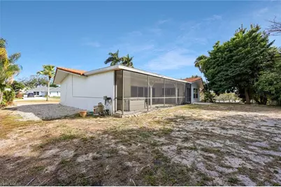 523 E Valley Dr, Bonita Springs, FL 34134 - Photo 24