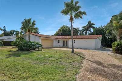 523 E Valley Dr, Bonita Springs, FL 34134 - Photo 4