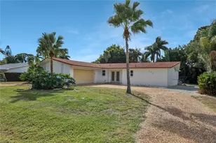 523 E Valley Dr, Bonita Springs, FL 34134 - Photo 4