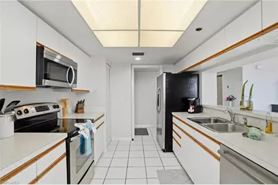 5550 Heron Point Dr #304, Naples, FL 34108 - Photo 12