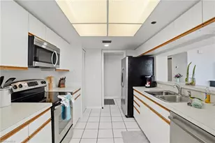 5550 Heron Point Dr, Naples, FL 34108 - Photo 12