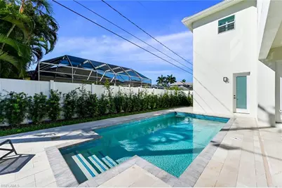 596 111th Ave N, Naples, FL 34108 - Photo 16