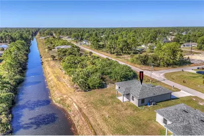 1132 Cumming St E, Lehigh Acres, FL 33974 - Photo 4