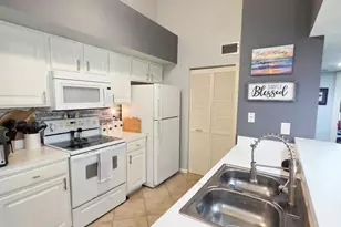 4121 Residence Drive, Fort Myers, FL 33901 - Photo 10