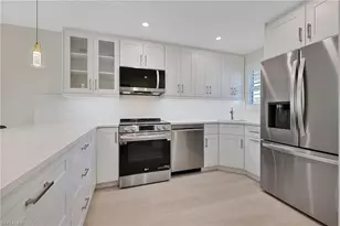 9 High Point Cir N, Naples, FL 34103 - Photo 2