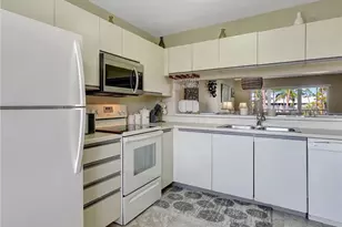 3062 Sandpiper Bay Cir, Naples, FL 34112 - Photo 10