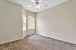 386 Enclave Dr, Lakeland, FL 33803 - Photo 8