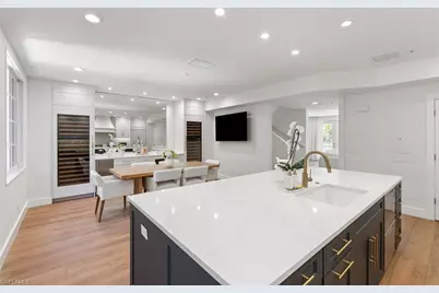 888 10th St S #101, Naples, FL 34102 - Photo 6