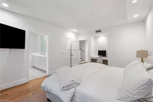 888 10th St S, Naples, FL 34102 - Photo 16