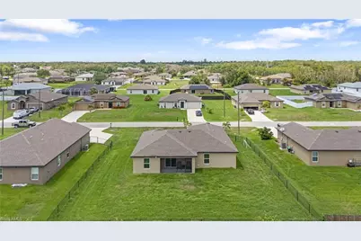 250 Lisette St, Fort Myers, FL 33913 - Photo 6