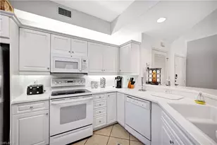 410 Bayfront Pl, Naples, FL 34102 - Photo 8