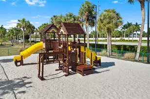 201 Santa Clara Dr, Naples, FL 34104 - Photo 24