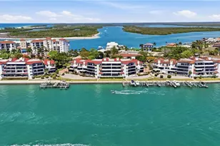 309 La Peninsula Blvd, Naples, FL 34113 - Photo 2